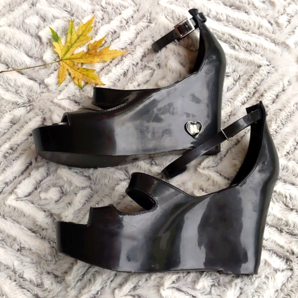 🛑SOLD!!🛑Harajuku Lovers Black Jelly Wedge Sandals